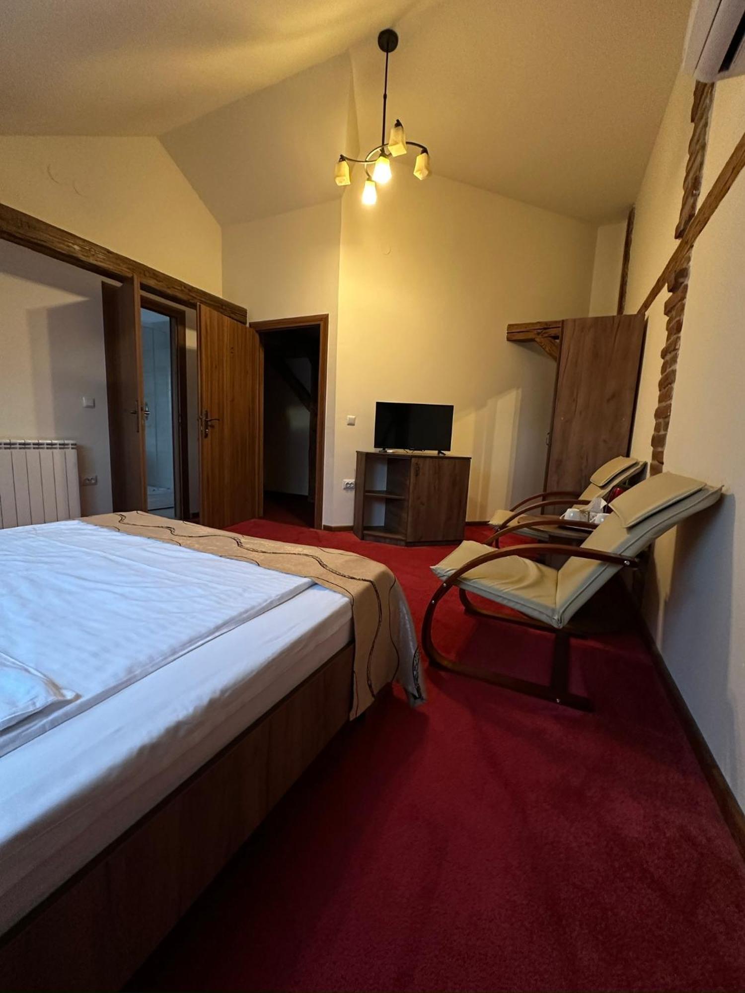 Antique Aparthotel Gyulafehérvár Kültér fotó