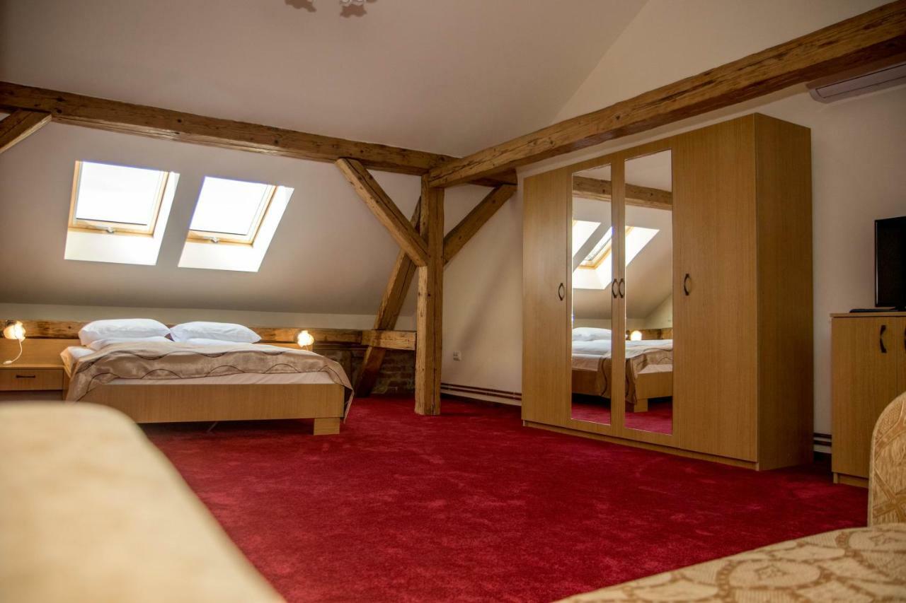 Antique Aparthotel Gyulafehérvár Kültér fotó